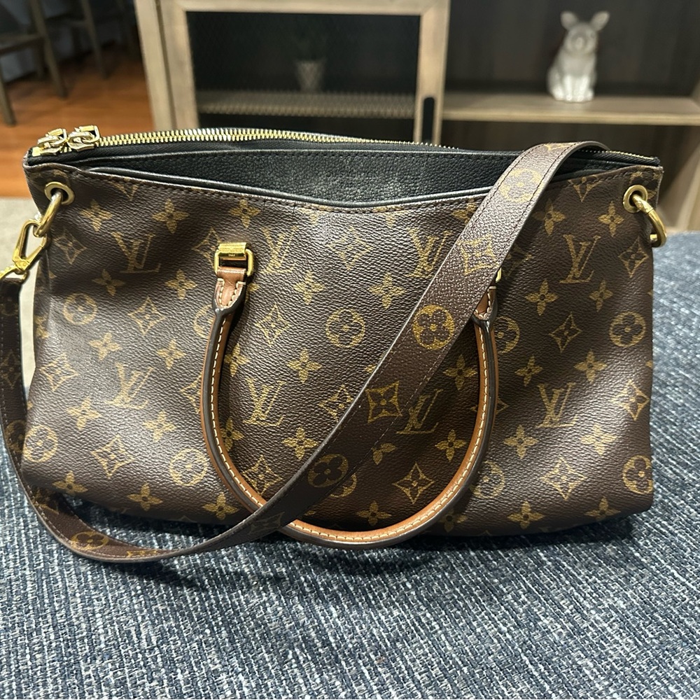 Louis Vuitton Pallas bag